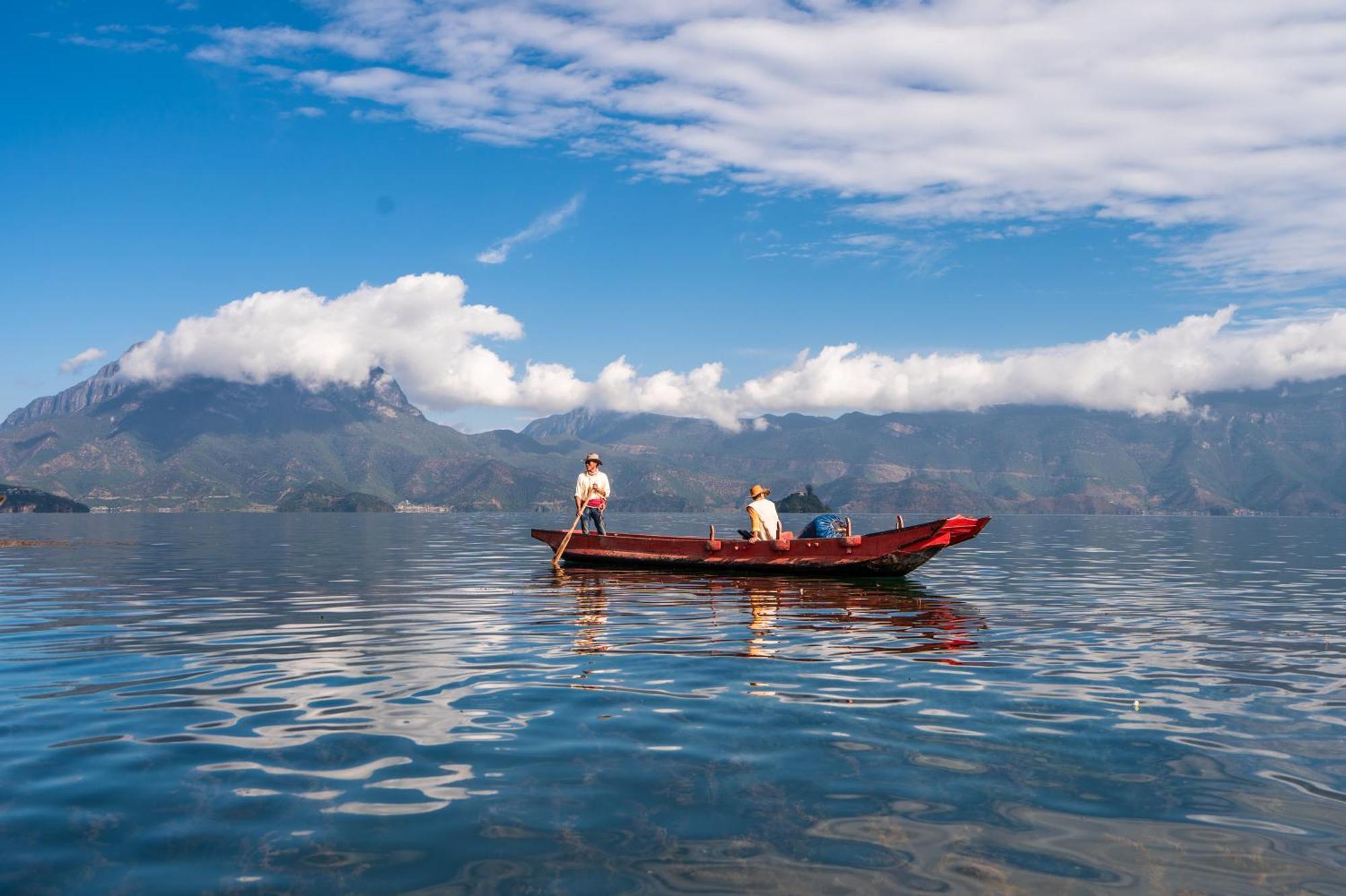 Hotel Indigo Lugu Lake By Ihg ลี่เจียง ภายนอก รูปภาพ