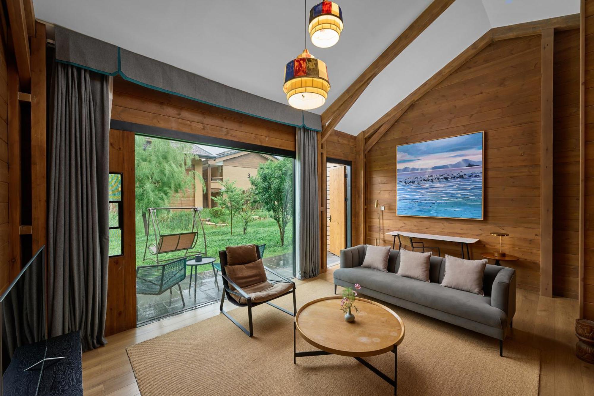 Hotel Indigo Lugu Lake By Ihg ลี่เจียง ภายนอก รูปภาพ