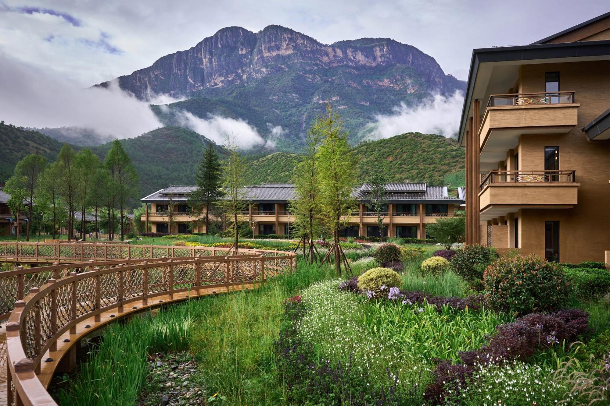 Hotel Indigo Lugu Lake By Ihg ลี่เจียง ภายนอก รูปภาพ