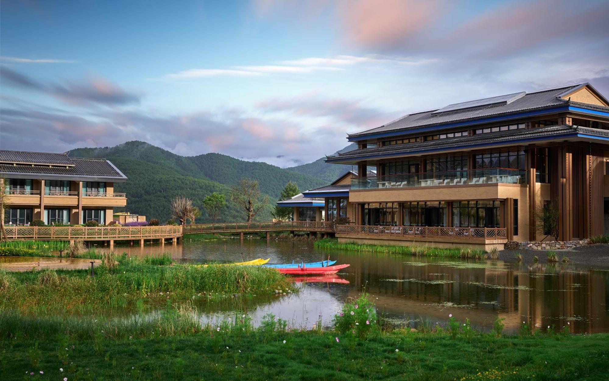 Hotel Indigo Lugu Lake By Ihg ลี่เจียง ภายนอก รูปภาพ
