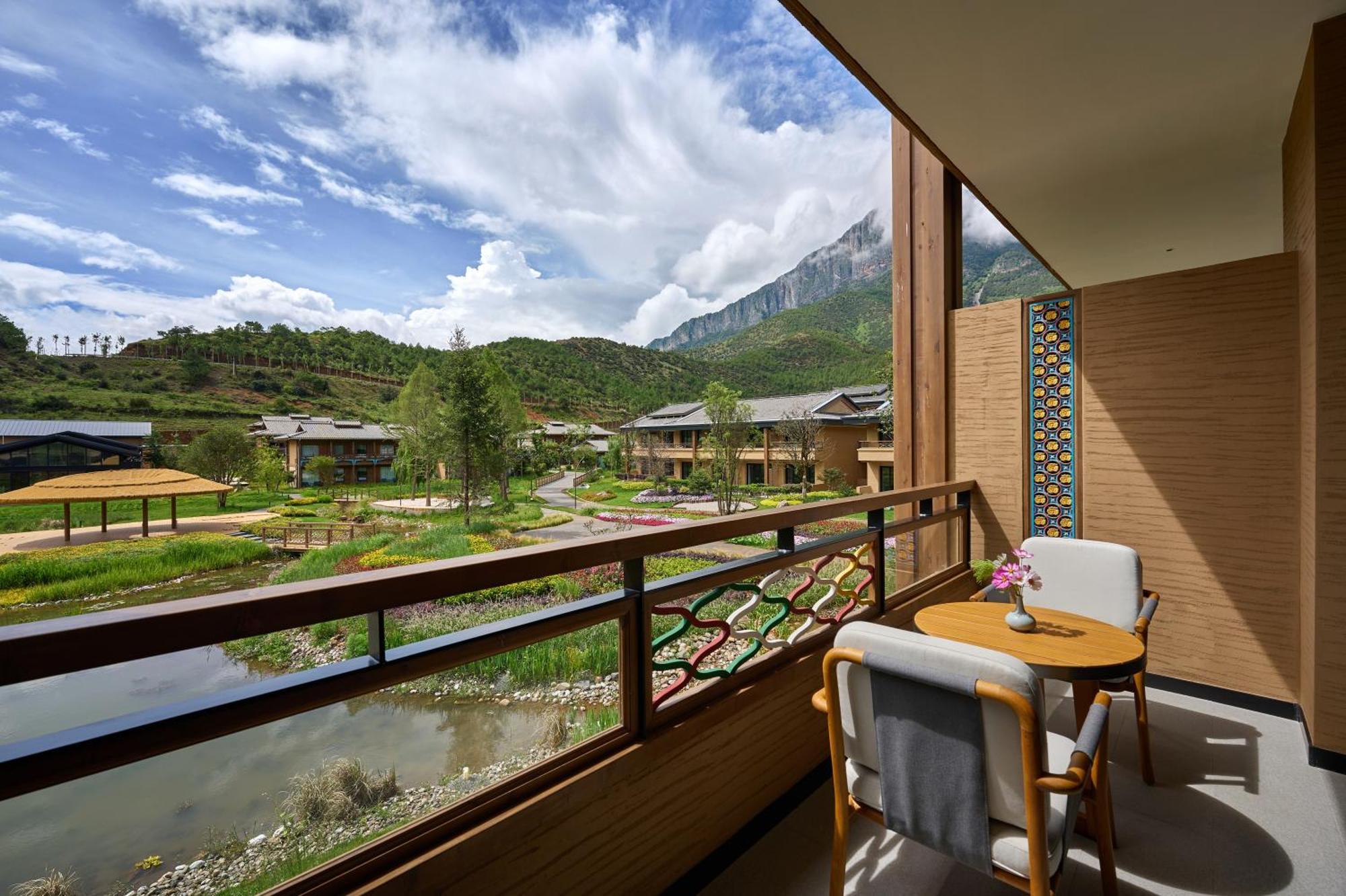 Hotel Indigo Lugu Lake By Ihg ลี่เจียง ภายนอก รูปภาพ