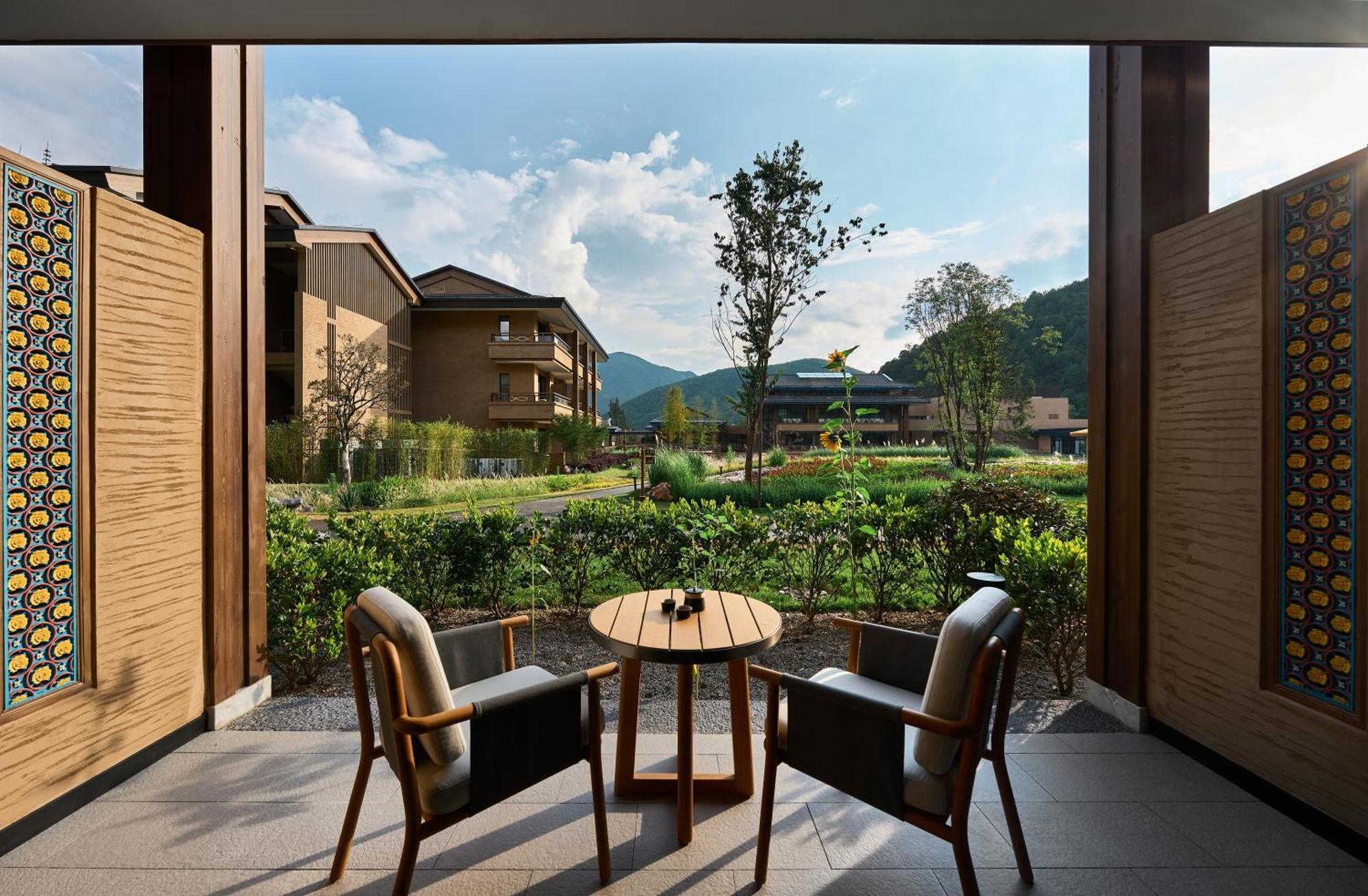 Hotel Indigo Lugu Lake By Ihg ลี่เจียง ภายนอก รูปภาพ